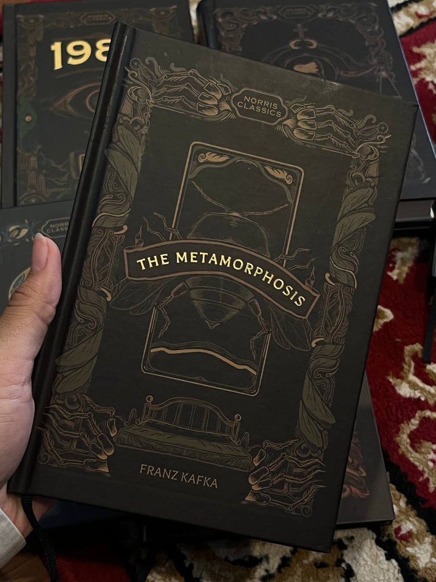 solusibukucom's tweet photo. What's better than good novels? Yap, good novels with good covers ✨ 📚 https://t.co/0QGjUpzIoq