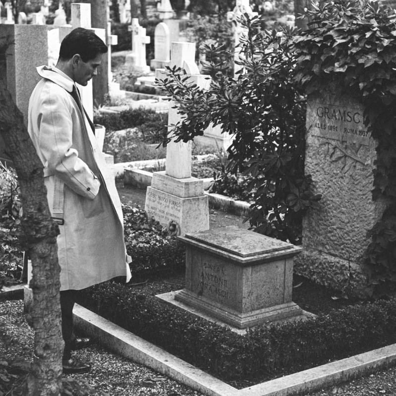 “Una de las mentes más destacadas del movimiento comunista fue eliminada físicamente, pero no su legado de compromiso: un compromiso que sigue inspirando la lucha […] 🌹”