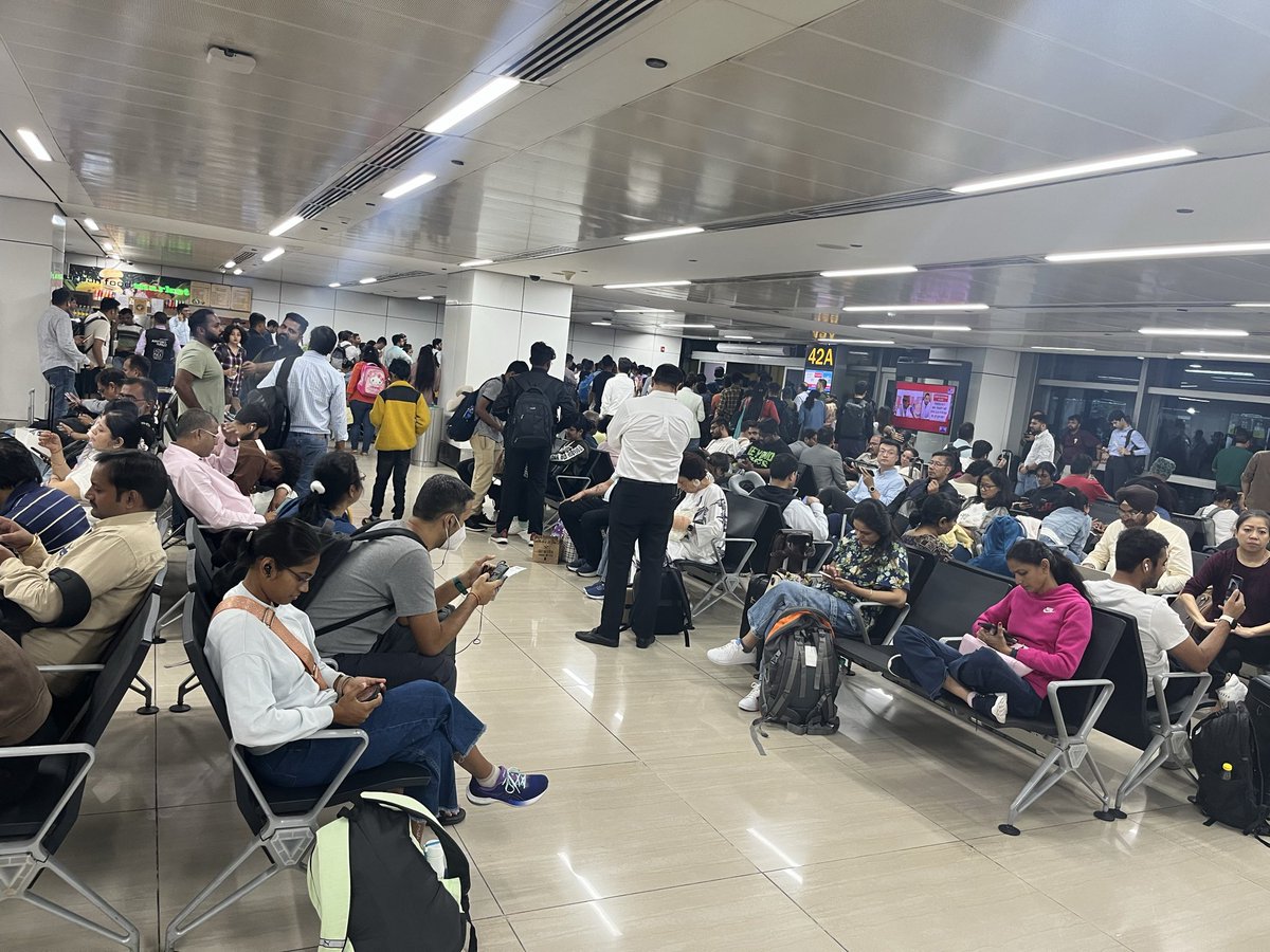 Vivek Mashrani, CFA tweet media