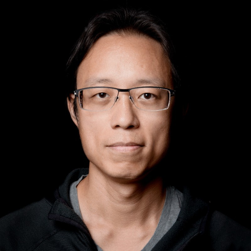 esatoshiclub's tweet photo. Yat Siu just made one of the biggest moves in Web3.

.@animocabrands plans to go public on Nasdaq through a reverse merger with Currenc Group (CURR).
After the merger, Animoca shareholders would own around 95% of the new company.

This is the same @ysiu who was backing crypto gaming, NFTs, and digital ownership when ETH was $200 and the market was $200B. 

Now Animoca holds 600+ investments, including Polygon, TON, Aethir, LayerZero, Ledger, and The Sandbox.

This is the Web3 founder who stayed through bull and bear.

Now he’s taking Animoca to Wall Street.