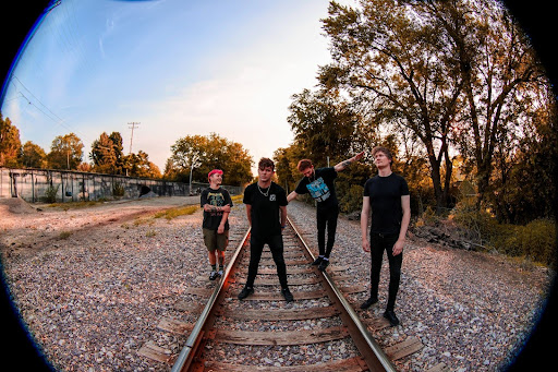 1𝙨𝙩 3 𝙈𝙖𝙜𝙖𝙯𝙞𝙣𝙚 tweet media