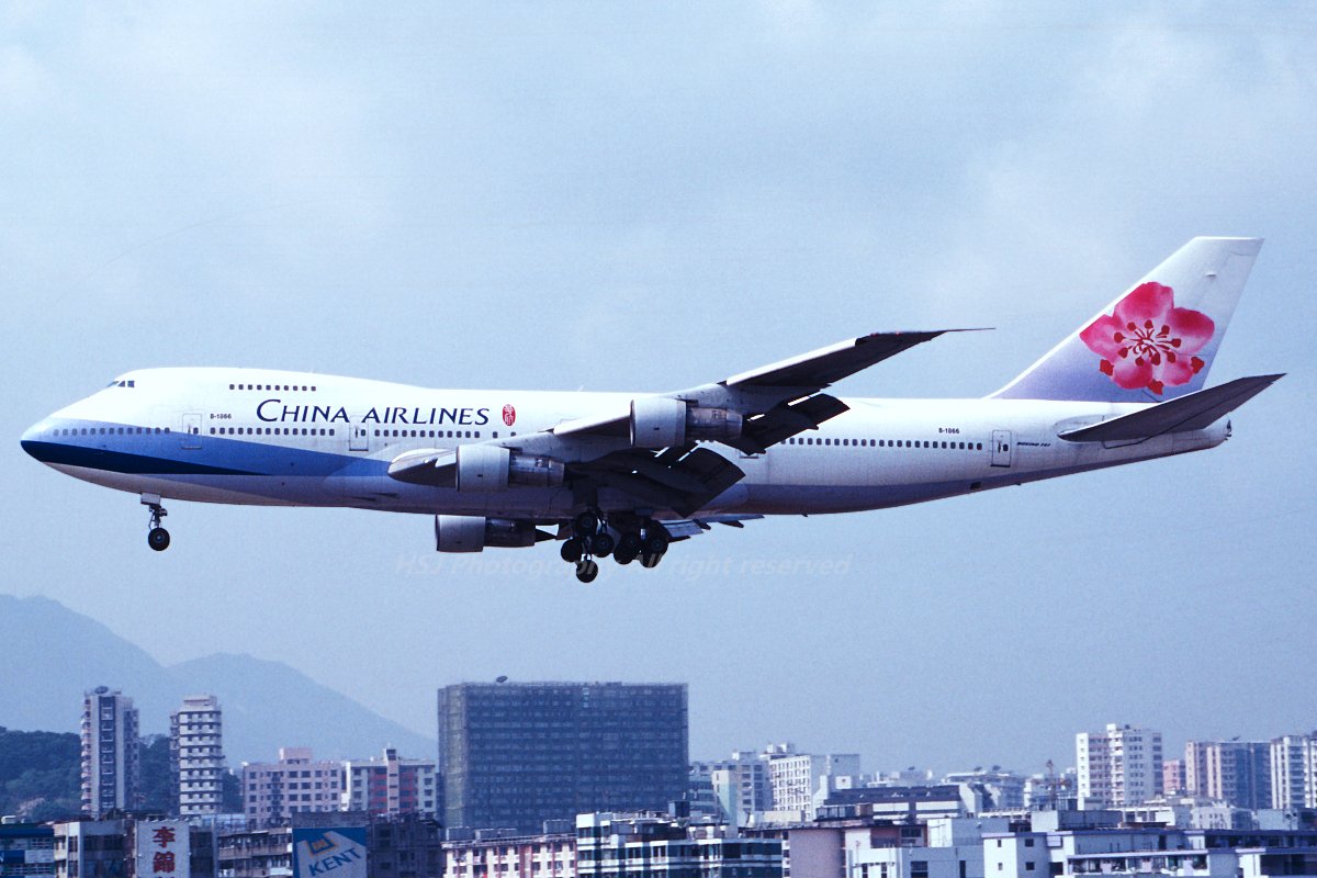 ボーイング747 アート作品【747／Taipei Moonlight】 ♦️空の50周年を祝うJALのJA8904とJA8908✈️✈️ ボーイング747-400D