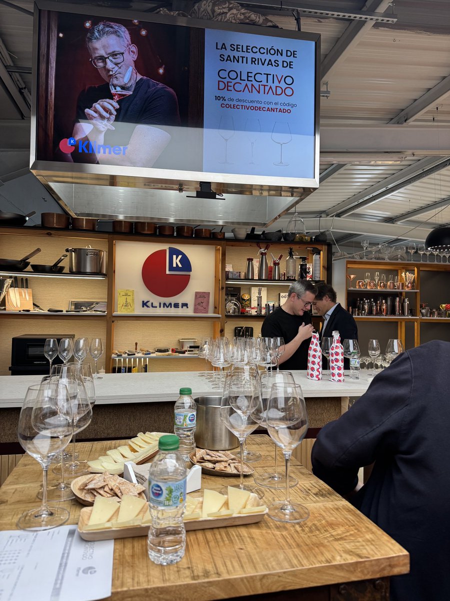 Regina Lanzas tweet media