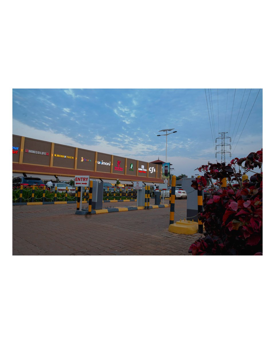 MarvCoded's tweet image. Client: @lugogomallofficial 
Agency: @nit_agency 
Creative reminder: always circle back through your old catalogs. You might find a gem you never shared. Came across this project while scrolling almost forgot how good it was📸