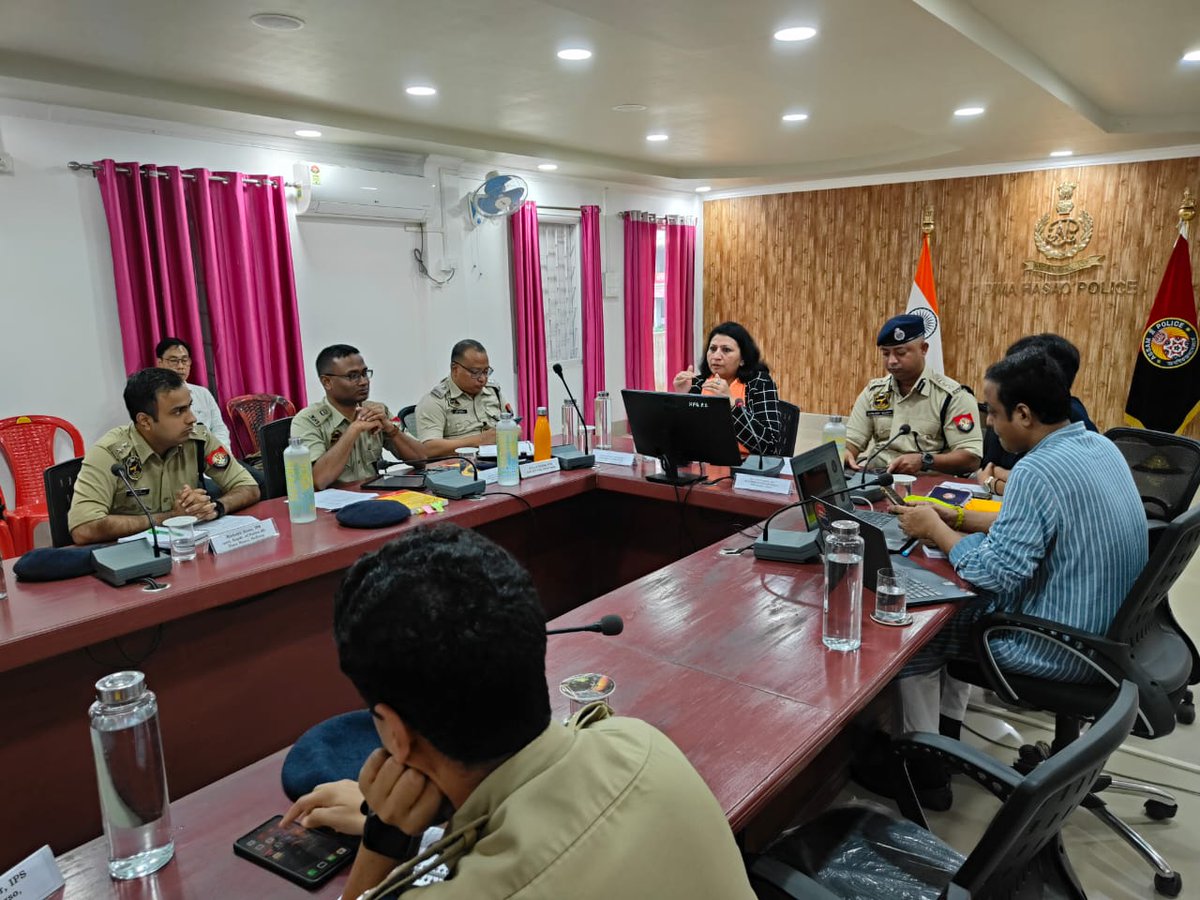 DimahasaoPolice's tweet image. Today, a training session on child rights, laws and procedures was organised by the Assam Police Sishu Mitra Resource Centre at Haflong for Dima Hasao Police. It aimed to strengthen the legal capacity of police personnel for child related cases. @assampolice @HardiSpeaks