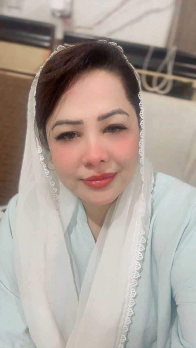 ﮨﻢ ﭘﻠﭩﺘﮯ ﻧﮩﯿﮟ  بے ﺟﺎﻥ ﮐﺘﺎﺑﻮﮞ ﮐﮯ ﻭﺭﻕ
ﮨﻢ ﻭﮦ ﭘﮍﮬﺘﮯ ﮨﯿﮟ ﺟﻮ ﭼﮩﺮﻭﮞ ﭘﮧ ﻟﮑﮭﺎ ﮨﻮﺗﺎ

#MPAsaimaAgha