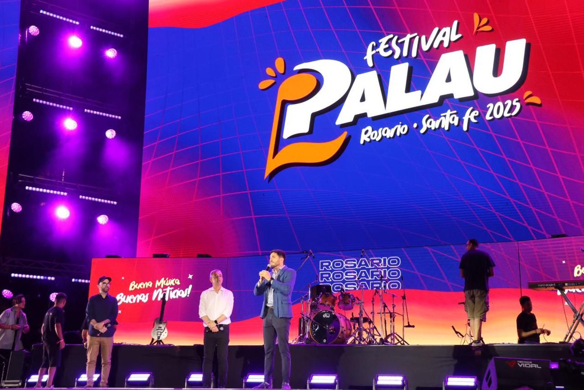 La Provincia distribuye las fotos de Pullaro y Javkin en el Festival Palau, del finde.
Mucha necesidad de que esto se conozca. 
Los organizadores muy cuidados por la Policía de Sta. Fe 
Y muchas dudas 🤔
Bueno es repasar el documental de Brasil: Apocalipsis en los trópicos