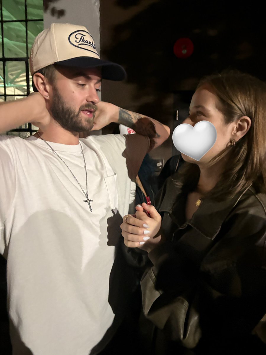 lauren iris tweet media
