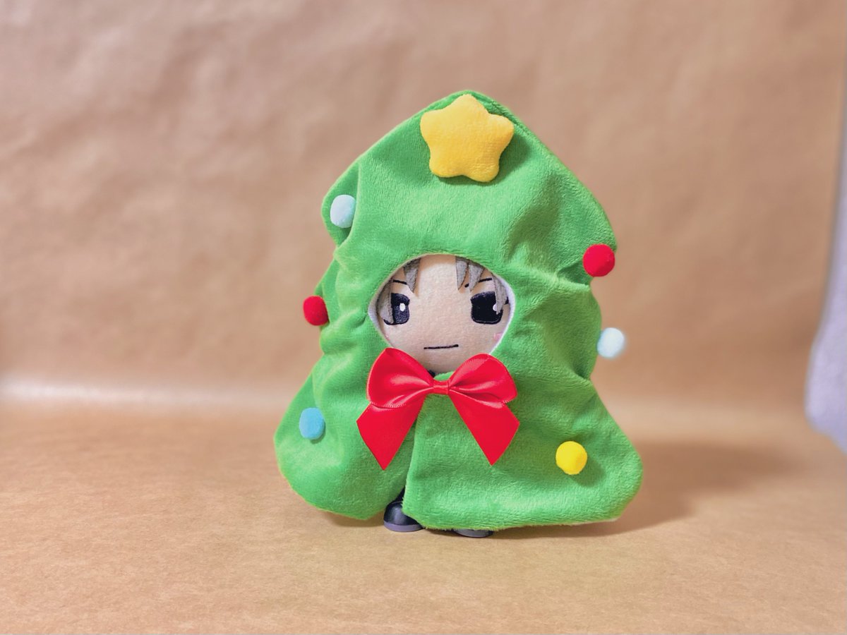 キャンドゥ新商品クリスマスぬい服
ぬいぐるみ用着ぐるみツリー220円🎄

意外と顔周りの穴が小さい、指の上、まめマスコット、んまほっぺ、ぬいっこ、あたりが顔出すのにちょうどいいサイズ感🎄ちゃんと裏地ありで、この大きさで星もついて可愛い、これで220円は間違いなく買いのクリスマスツリー🎅🎄