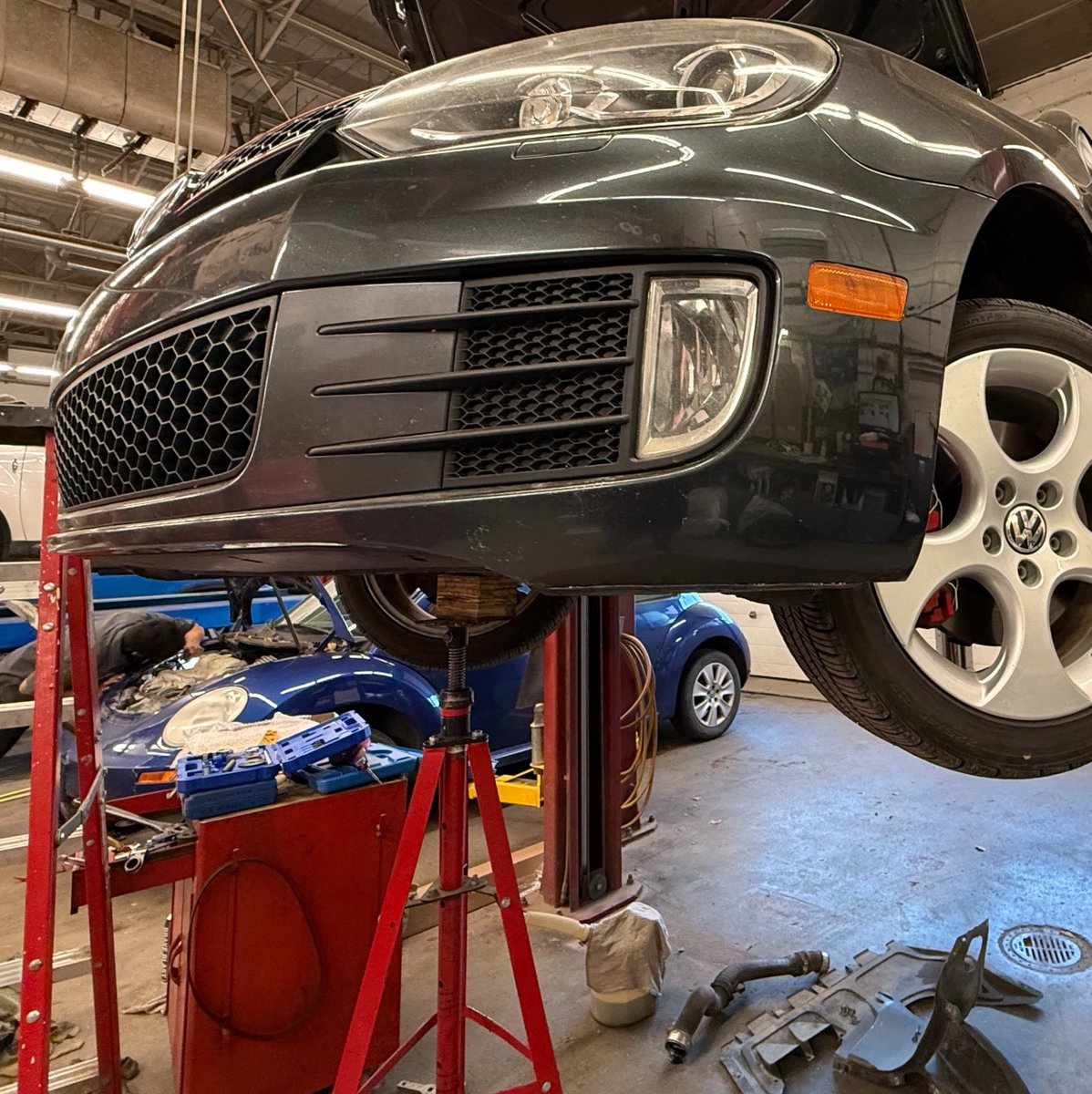 Our service bay is bustling!
We strive to accommodate your schedule.
Need to drop off your vehicle after hours? 
Use our secure key drop.
Give us a call 306-691-0080 or book online: pandaautoservice.ca
#pandatire #moosejaw #hometownservice #keydrop #afterhours #convenience