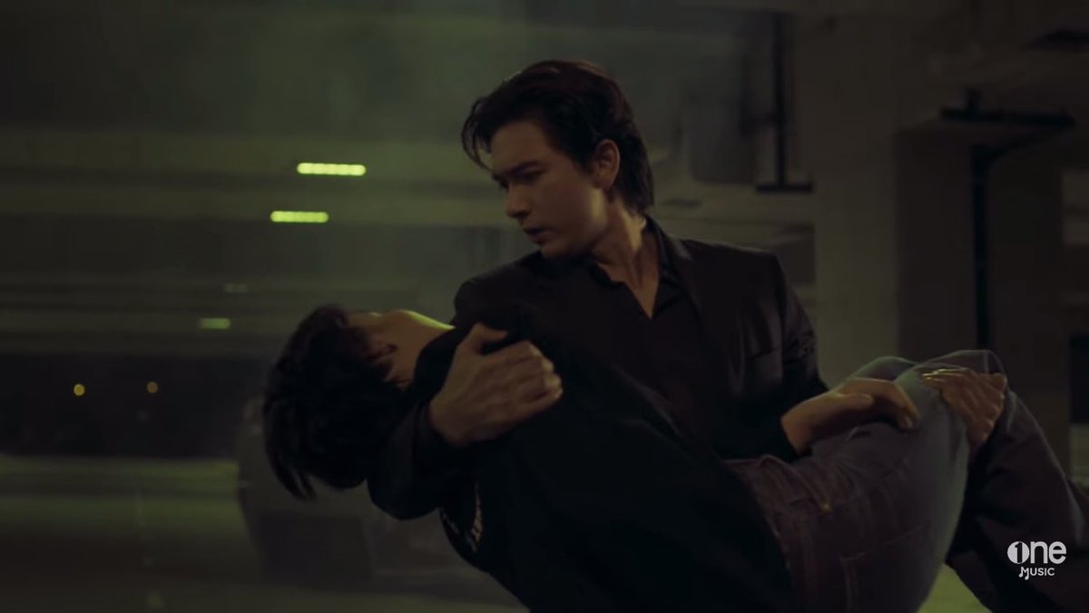 Rayagoodday1's tweet photo. ธัน บอดี้การ์ดผู้มีใจเพียง หนึ่งเดียว เท่านั้น!!

Decalcomania EP1
#ทวิญEP1 https://t.co/5izpwX3nMe