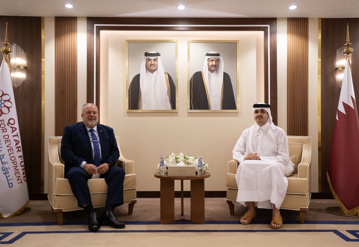 qatar_fund's tweet photo. اجتمع سعادة الشيخ ثاني بن حمد بن خليفة آل ثاني،رئيس مجلس إدارة صندوق قطر للتنمية، مع سعادة السيد مانويل ماريرو كروز رئيس مجلس الوزراء لجمهورية كوبا. وتم خلال الاجتماع استعراض سبل تعزيز التعاون الثنائي، بالإضافة إلى مناقشة عدد من الموضوعات ذات الاهتمام المشترك. https://t.co/t2w7OnneGS
