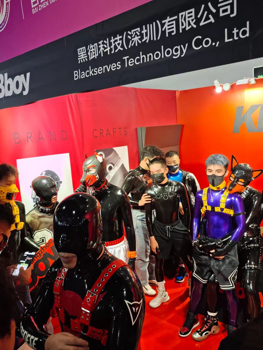 sneakerholic tweet media