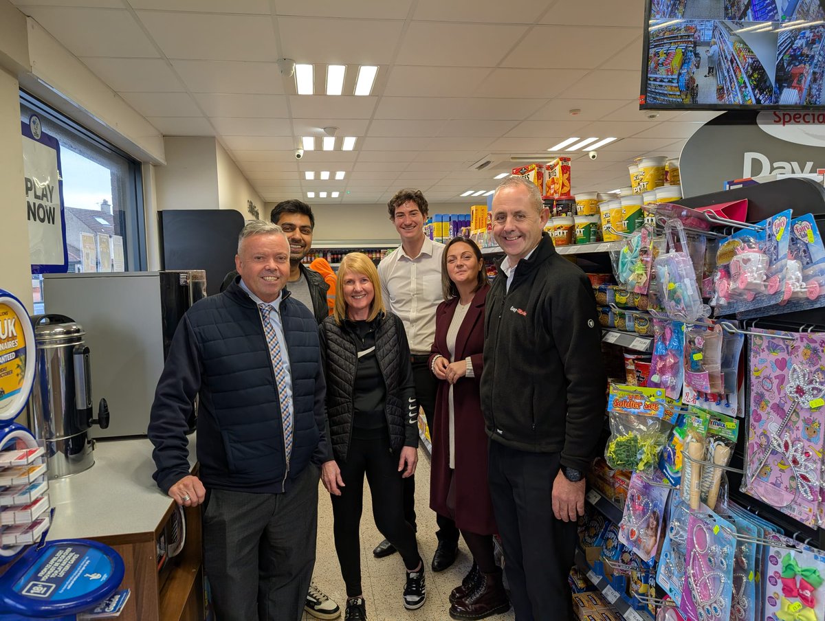 ScotGrocersFed's tweet image. Great to meet Kenneth Stevenson MP for a local shop visit on Friday. Covering key issues for our sector such as Retail Crime and the rising cost of business. 

Huge thank you to Hanif&apos; Day-Today, Shotts, for hosting us and a tour of excellent store. 

#localshops #sgf #retail