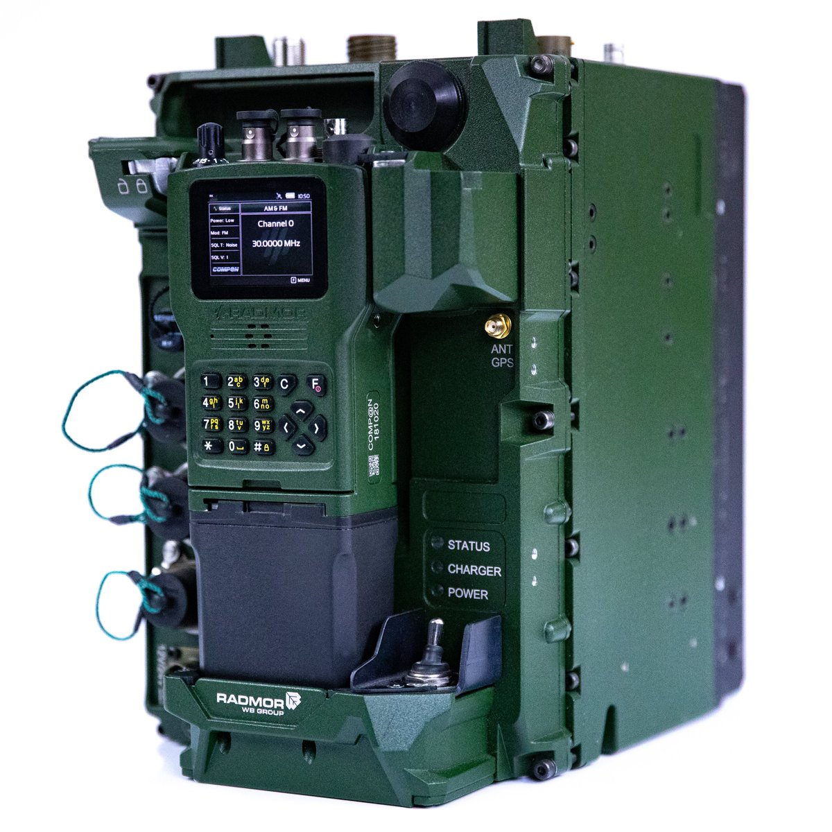 WBGroup_PL's tweet image. Agencja Uzbrojenia podpisała umowę na nowe samochody sanitarne. Każdy pojazd zostanie wyposażony w polskie radiostacje doręczne #COMPAN-Z, produkowane przez #RADMOR. To bezpieczny system łączności, z krajowym certyfikatem ochrony kryptograficznej. Radiostacja w pełni opracowana