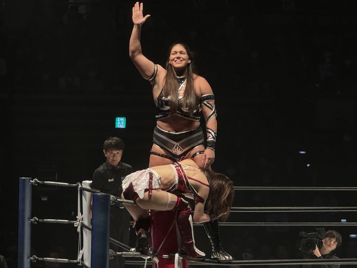 ShinjiFifa1011's tweet photo. 今から人を壊そうとしている人?の笑顔
#ボジラ
#鹿島沙希
#STARDOM
#MurderMachine https://t.co/VKet1zbAdK
