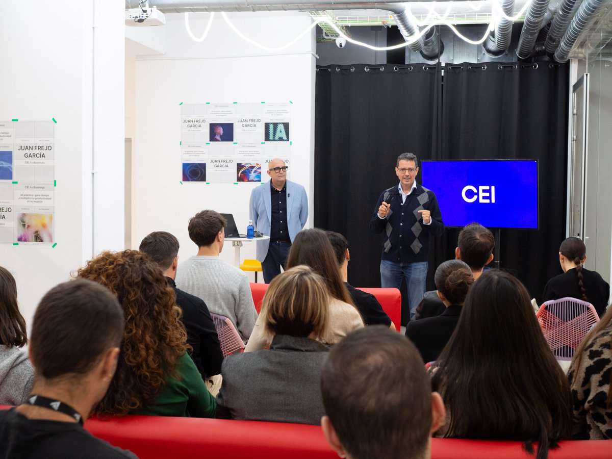 EscuelaCei's tweet photo. 🗣 Inauguramos #CEIforBusiness, un nuevo evento enfocado en conectar profesionales y empresas, con la ponencia sobre #IA de @juanfrejofoto, en la que pudimos conocer las mejores herramientas para mejorar procesos y optimizar tiempos. 

¡Gracias a todxs lxs asistentes! 🤝 https://t.co/m7lvlypBln