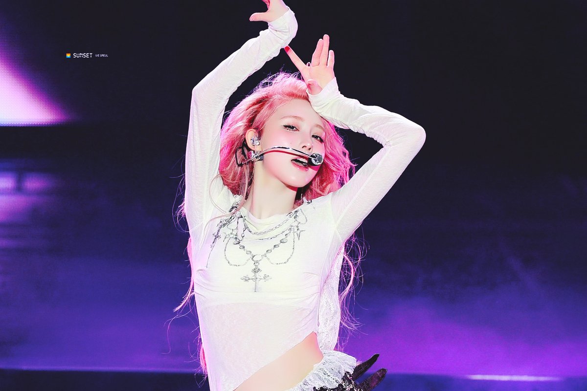 sunset_ge's tweet image. 251031 / 251101 / 251102
Odd
#아이브 #가을