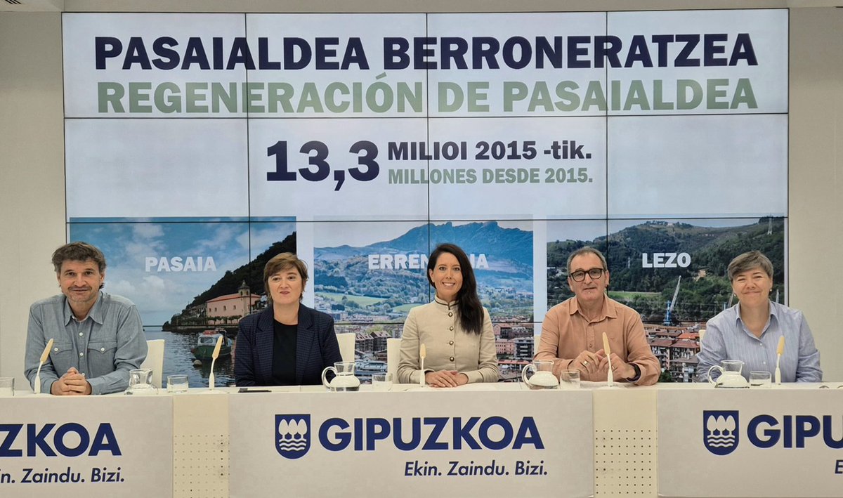MasDUnoGipuzkoa's tweet photo. Con Eduardo Yañez
Más de uno Gipuzkoa 03/11/2025 https://t.co/oTFDOUMdLQ 
@ASPEGI #IratxePascual 
@AzaharaDomingue #Pasaialdea 
@emakundEJGV @Zikloteka Mujeres en bici por las calles de las capitales vascas 
#Aergi #Aritz
#StopBulos
@horrorfestival María Jiménez &amp; Letucse https://t.co/ayA3nPVPSF