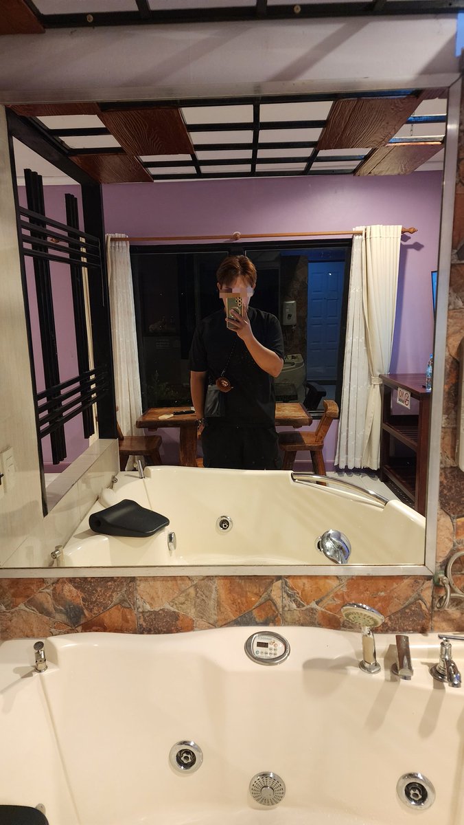 อากาศดีพร้อมฝนพร่ำๆ  เปิดห้องรอคู่มาถึงพร้อมดื่มเบืยร์นั่งคุย แล้วปล่อยให้อารมณ์พาไป ✨️💦 #ชายเดี่ยว #ชายเดี่ยวช่วยคู่ #ชายเดี่ยวกทม #รุมเย็ดเมีย #สวิงกิ้ง #สวิงกิ้งกทม #สวิงกิ้งนนทบุรี #threesome #รุมเย็ด #นนทบุรีนัดเย็ด #นนทบุรี #กรุงเทพนัดเย็ด #สวิงกิ้งกรุงเทพ