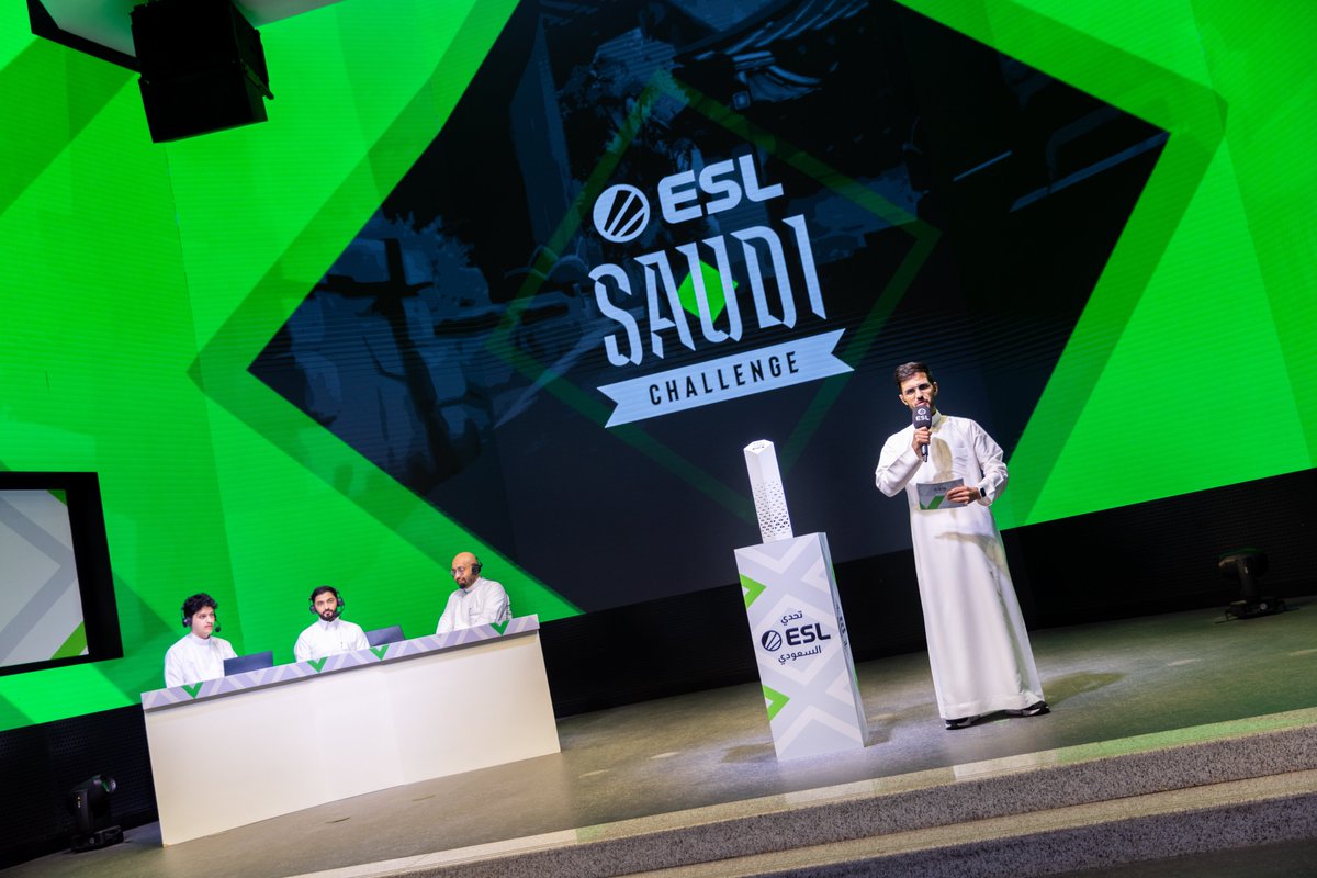 Richard Lewis tweet media