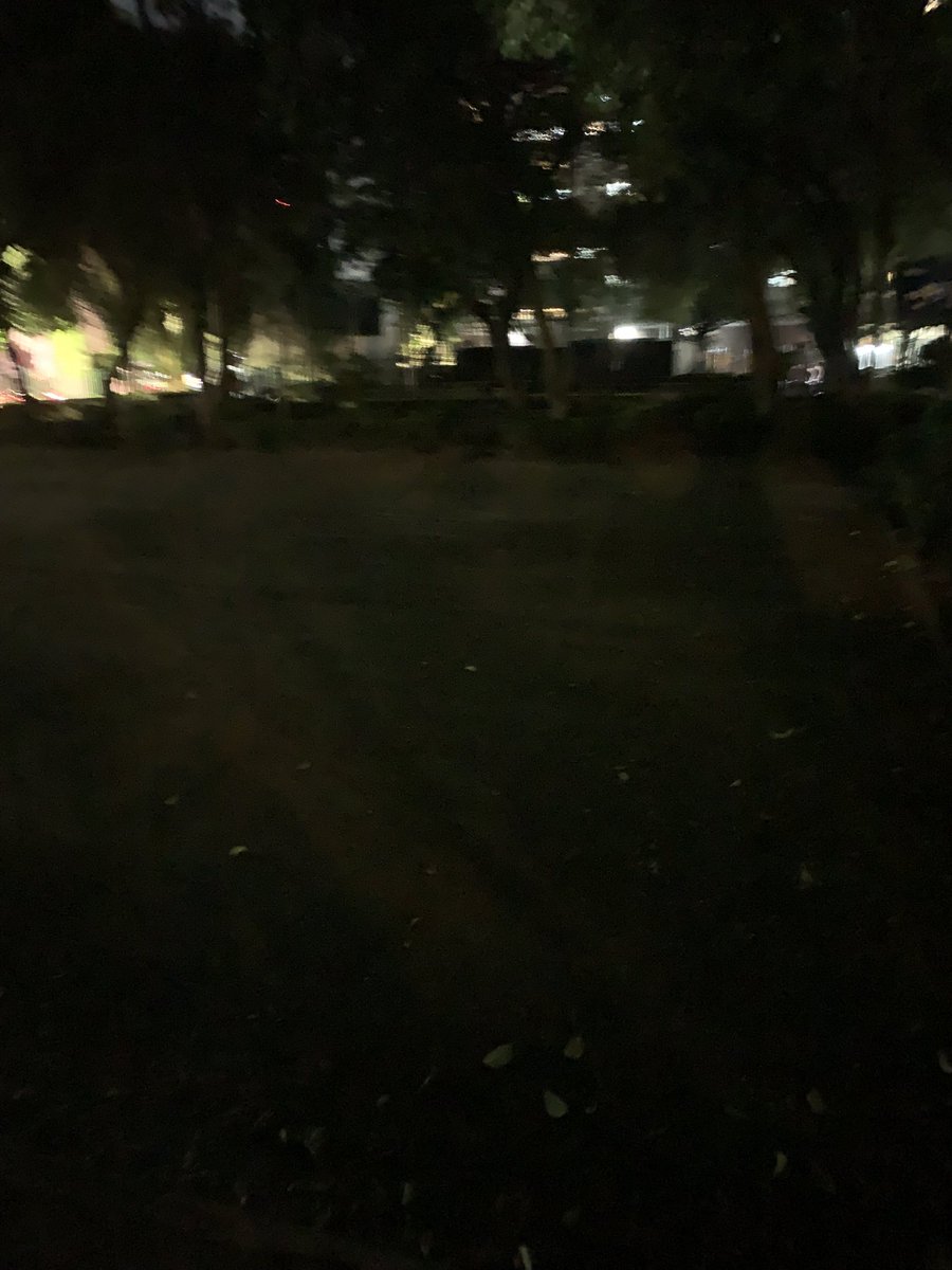 ReportandoCDMX1's tweet photo. Desde septiembre la mitad del parque sin luz. Se solicita reparar iluminación @LuisMendozaBJ @locatel_mx @MixcoacAvanza @M4riPil1 @MixcoacUnidos https://t.co/8TH4fc4Rwi