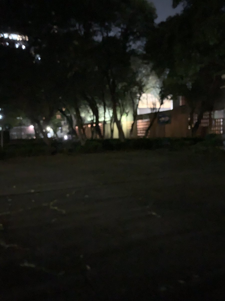 ReportandoCDMX1's tweet photo. Desde septiembre la mitad del parque sin luz. Se solicita reparar iluminación @LuisMendozaBJ @locatel_mx @MixcoacAvanza @M4riPil1 @MixcoacUnidos https://t.co/8TH4fc4Rwi