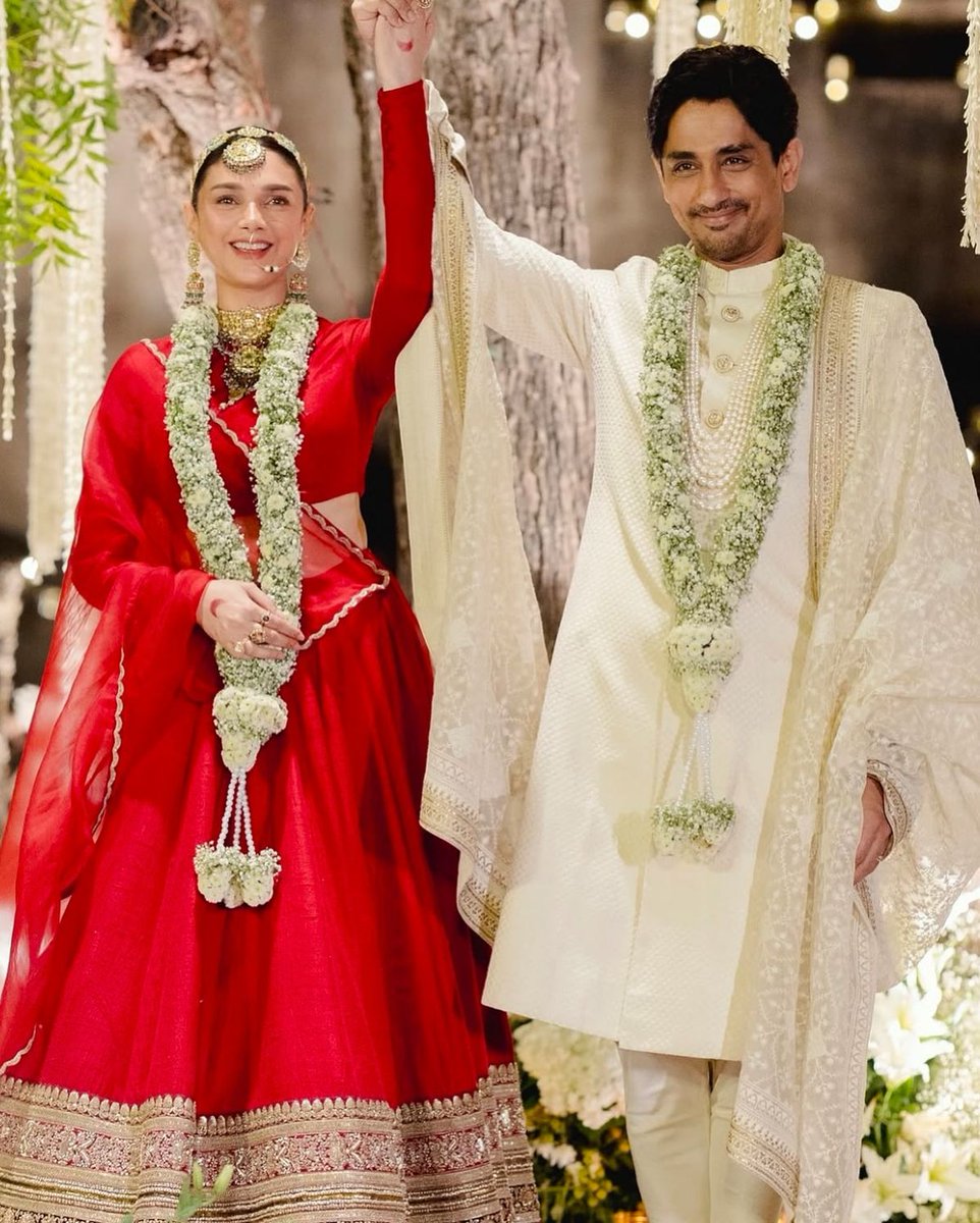 Bridal Lehengas For Hire!
Now, you can wear all the styles you have always dreamed of! There are beautiful bridal lehengas, anarkali salwar suits and wedding gowns that you can hire.
shopkhoj.com/rent-a-dress/