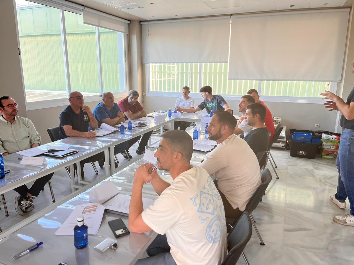 auxiliarcon's tweet image. Arrancamos una nueva edición de nuestro programa de formación técnica interna: el #FPAC. 📚🚀