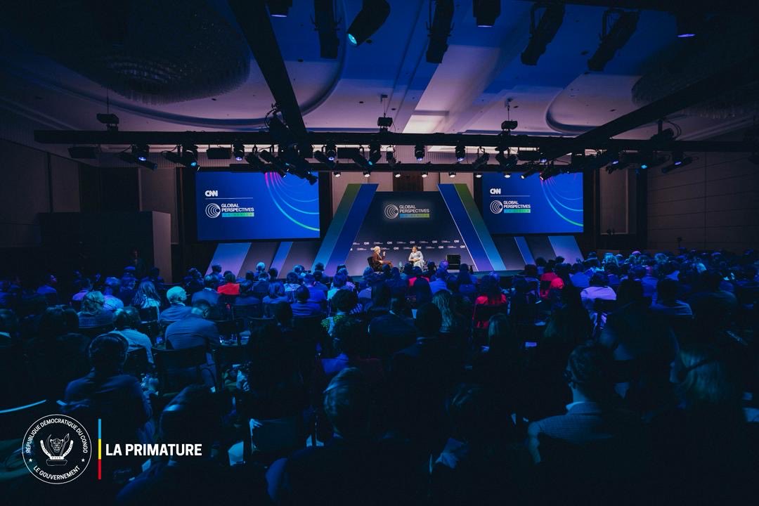 PrimatureRDC's tweet image. #CNNGlobalPerspectives
03 novembre 2025 | Dans le cadre de la CNN Global Perspectives Conference on Africa, la Première Ministre Judith Suminwa Tuluka a pris part à un échange de haut niveau avec Melissa Bell de CNN, marqué par trois messages forts :

• L’urgence d’un retour…
