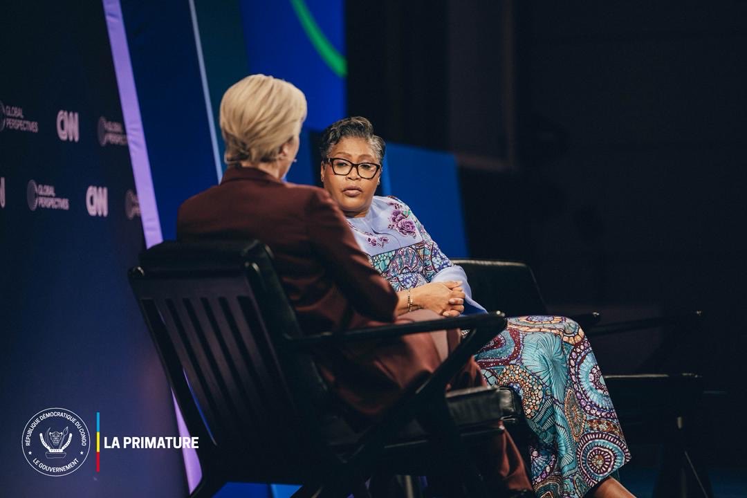 PrimatureRDC's tweet image. #CNNGlobalPerspectives
03 novembre 2025 | Dans le cadre de la CNN Global Perspectives Conference on Africa, la Première Ministre Judith Suminwa Tuluka a pris part à un échange de haut niveau avec Melissa Bell de CNN, marqué par trois messages forts :

• L’urgence d’un retour…