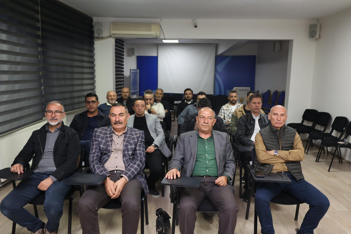 Haftalık Olağan İl Yönetim Kurulu toplantısı İl Başkanımız Hamza Aktürk'ün riyasetinde gerçekleştirildi.

Toplantımızın hayırlara vesile olmasını dileriz.
<a href="/abuyukgumus/">Ahmet Büyükgümüş</a> 
<a href="/ahmetcolakoglu0/">Ahmet Çolakoğlu</a> 
<a href="/akturkhamza/">Hamza Aktürk 🇹🇷</a>