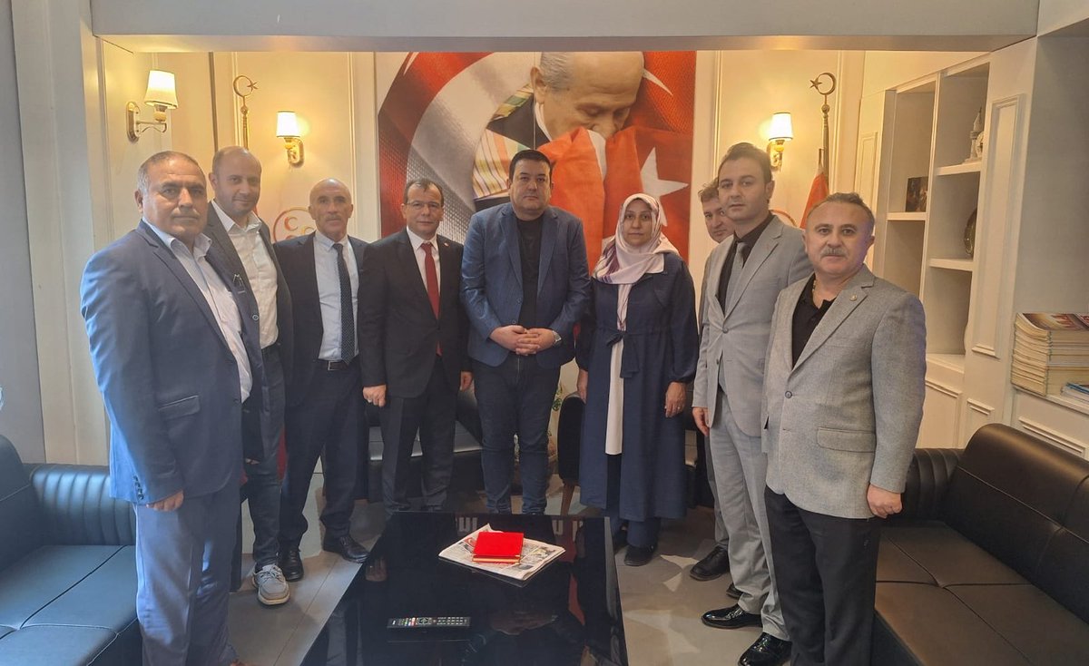 Türk Diyanet Vakıf-Sen İzmir Şubesi Yönetim kurulu üyelerimiz ile birlikte Mhp İl Başkanımız <a href="/VeyselSahinMhp/">Veysel Şahin</a> İl Başkan Yardımcılarımız <a href="/ahmetcosar09/">Ahmet Coşar</a> ve  <a href="/serdar_secgin/">Serdar Seçgin</a> i ziyaret ettik. 
Sendikamıza destekleri ve yakın ilgilerinden dolayı Kıymetli Başkanlarımıza teşekkür ederiz.