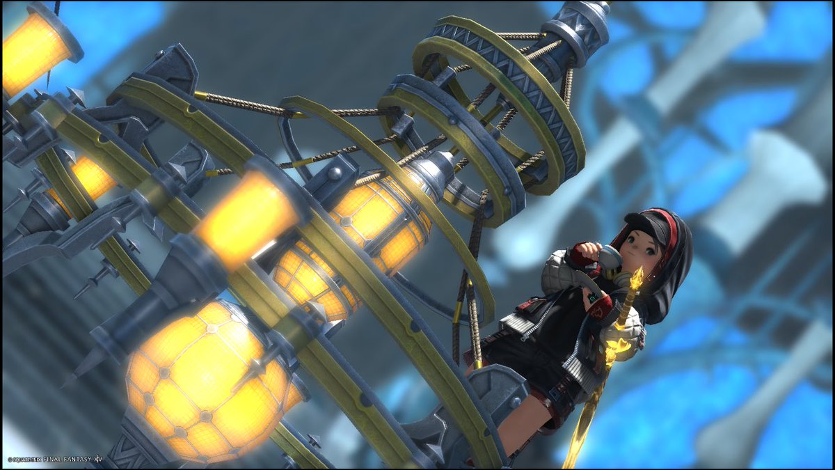 シャンデリアは飛び乗って反対側の通路に移動するためのもの。