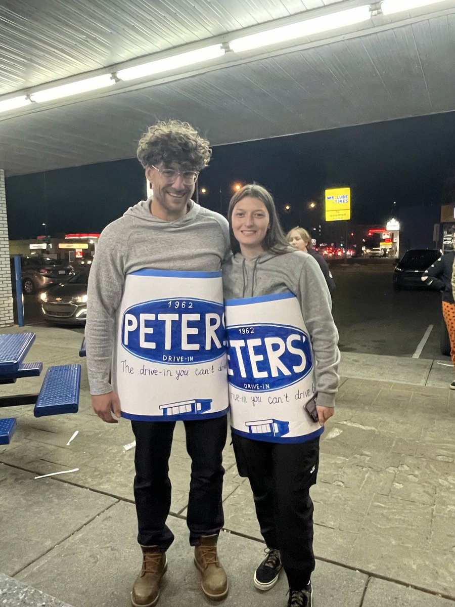 Peters' Drive-In tweet media