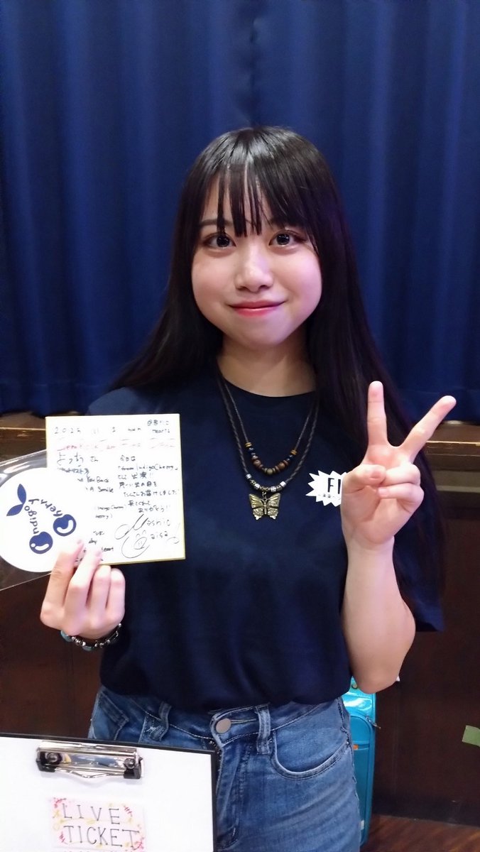 glad_lgm's tweet photo. 松本嬉桜香セッションでは、過去��� GRJ での嬉桜香ちゃんの映像とリアルの演奏のコラボ。
続く眞塩藍咲ちゃんも、from Indigo Cherry と題して、嬉桜香ちゃんと作ったり演奏した楽曲をたくさん披露。
懐かしい思い出が蘇った。
#眞塩藍咲
#松本嬉桜香
#IndigoCherry
#GRJ OFFLINE
#西川口Hearts https://t.co/wcHmiZV3SR