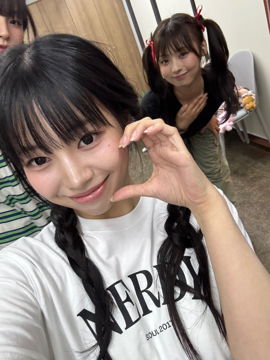UNIS_offcl's tweet photo. 현주언니 사랑해요💕💕💕💕💕💕💕💕💕💕💕💕

#UNIS #유니스 
#NANA #나나 https://t.co/w5WZdWQeqI