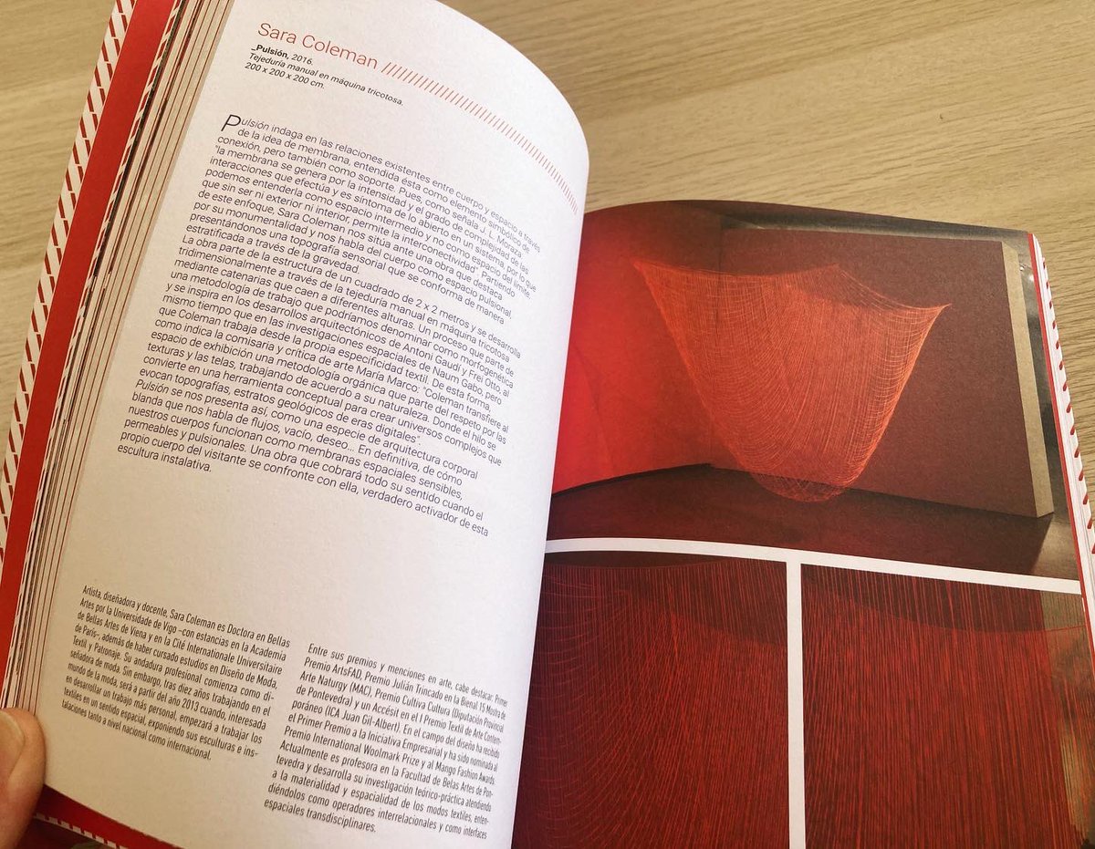 Muchísimas gracias al @grupodx5 de la @universidadedevigo y a la editora @anasolerbaena_art por invitarme a participar en la exposición colectiva del VIII Foro internacional de Creación en la Frontera, del que se extrae esta maravillosa y tan cuidada publicación! Recién llegada!