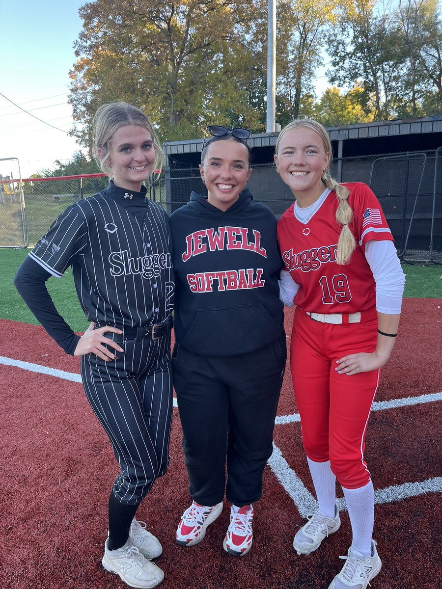 EllieSwitzer27's tweet photo. Thank you @jewellsoftball for hosting a great camp yesterday! All the coaches were great and very helpful with everything. @lilliefilger @CoachBuhr @RockUSoftball 
@KMOSoftball @SluggersKC @SluggersGroom @AndyPaalhar https://t.co/up1QvU16Ub