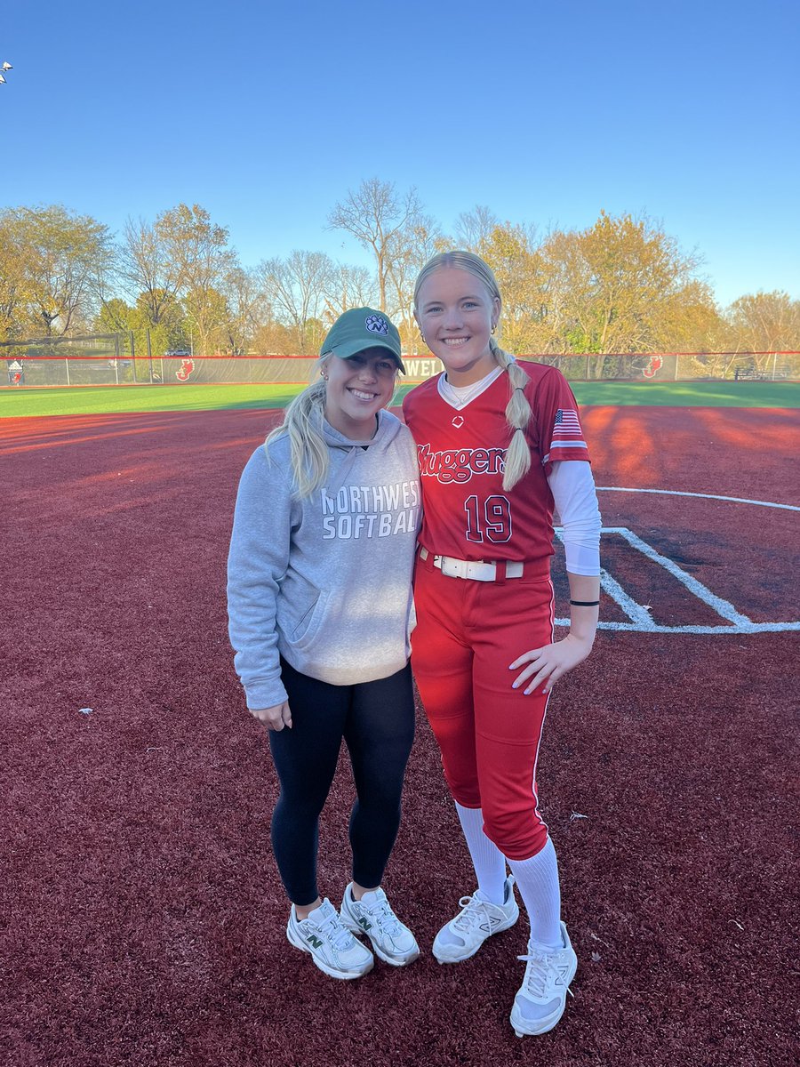 EllieSwitzer27's tweet photo. Thank you @jewellsoftball for hosting a great camp yesterday! All the coaches were great and very helpful with everything. @lilliefilger @CoachBuhr @RockUSoftball 
@KMOSoftball @SluggersKC @SluggersGroom @AndyPaalhar https://t.co/up1QvU16Ub
