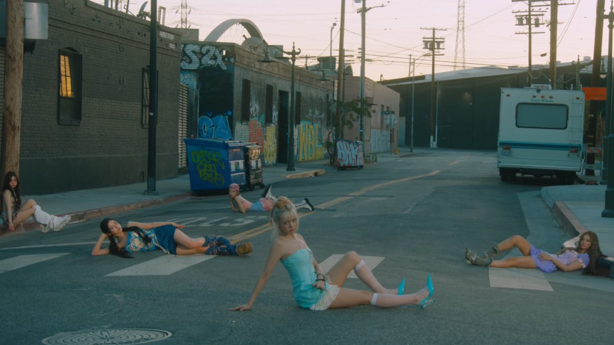 we’re slowly but surely seeing nmixx’s branding come together through their outfits, makeup, music videos, etc