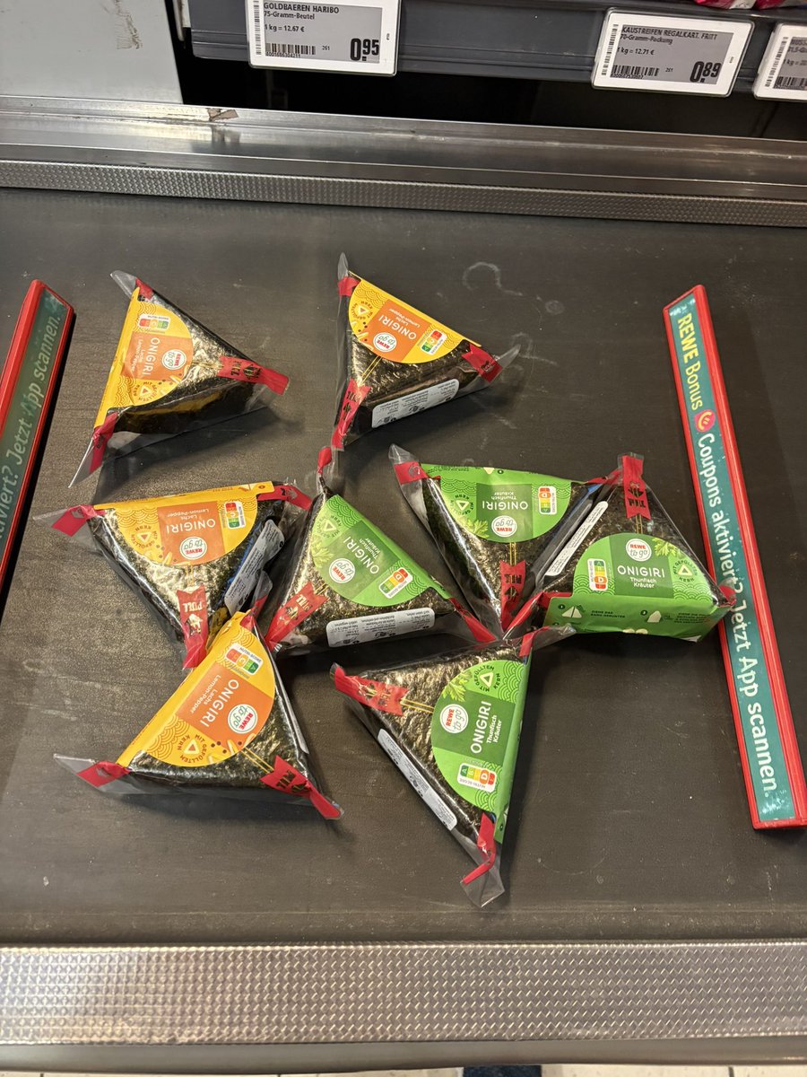 Arya Viotta🌹 tweet media