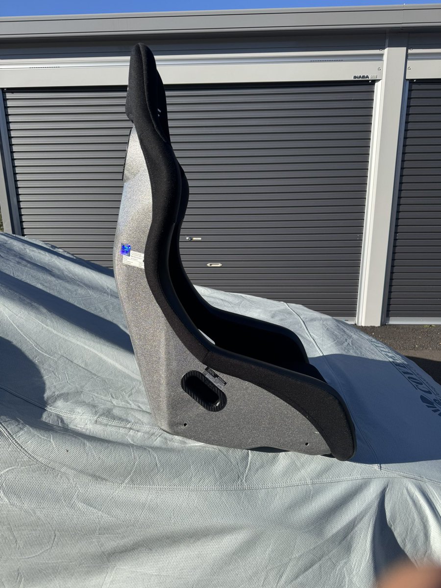 アツキ tweet media