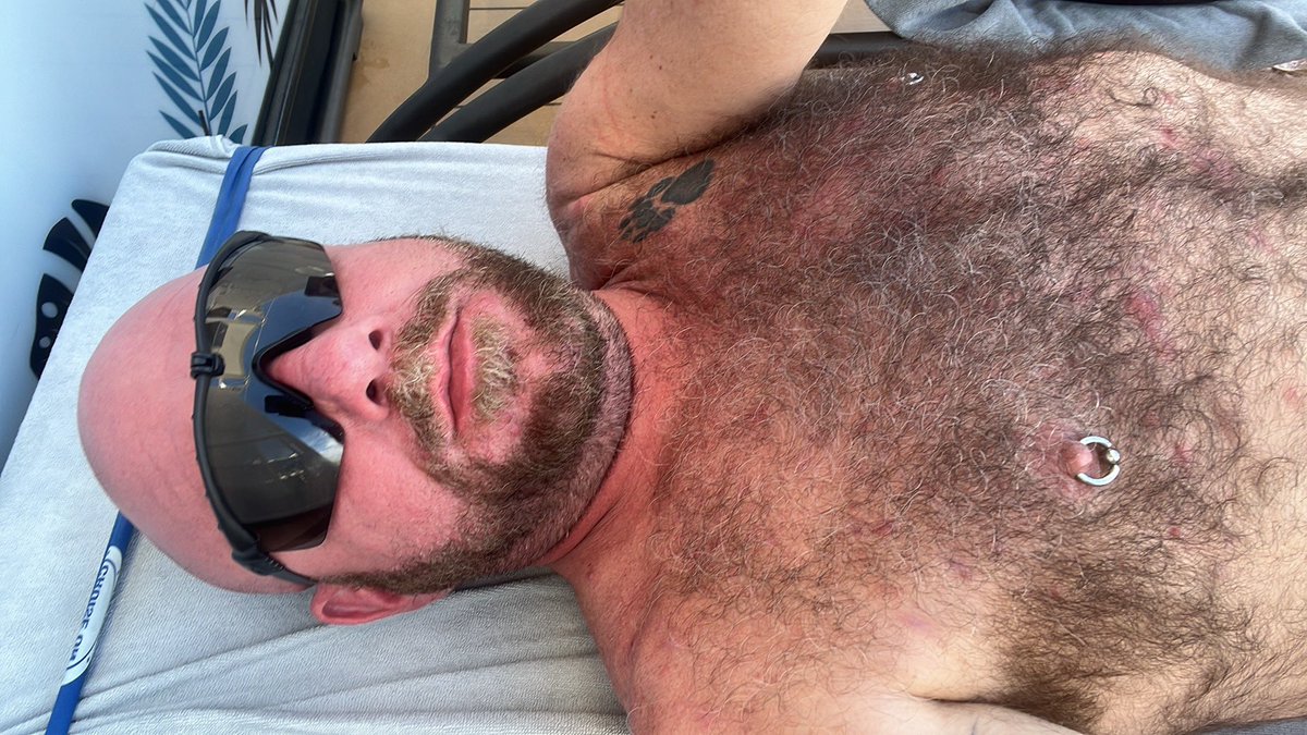 dirtymwmonkey's tweet photo. Sun’s out. Fur’s out! https://t.co/yf2Yr6pjBM