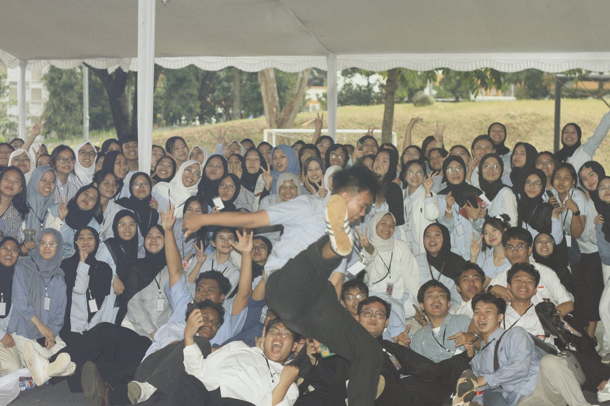 shasphere's tweet image. sayang @/245 🤍