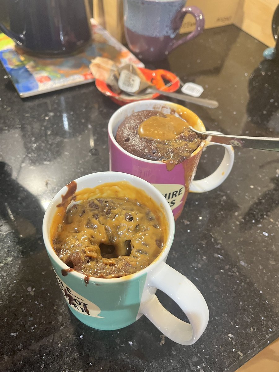 lee_wilkinson2's tweet image. 💥 In need of a quick sweet treat for the family? These chocolate caramel mug cakes are quick to make and cook in the microwave in two minutes! Enjoy making and ofcourse eating! 🍫 
 
💫🌟 Recipe: vm.tiktok.com/ZNdTS4tmS/
 
#WilkoCooks #Homemade #MugCakes #SaltedCaramel #FYP