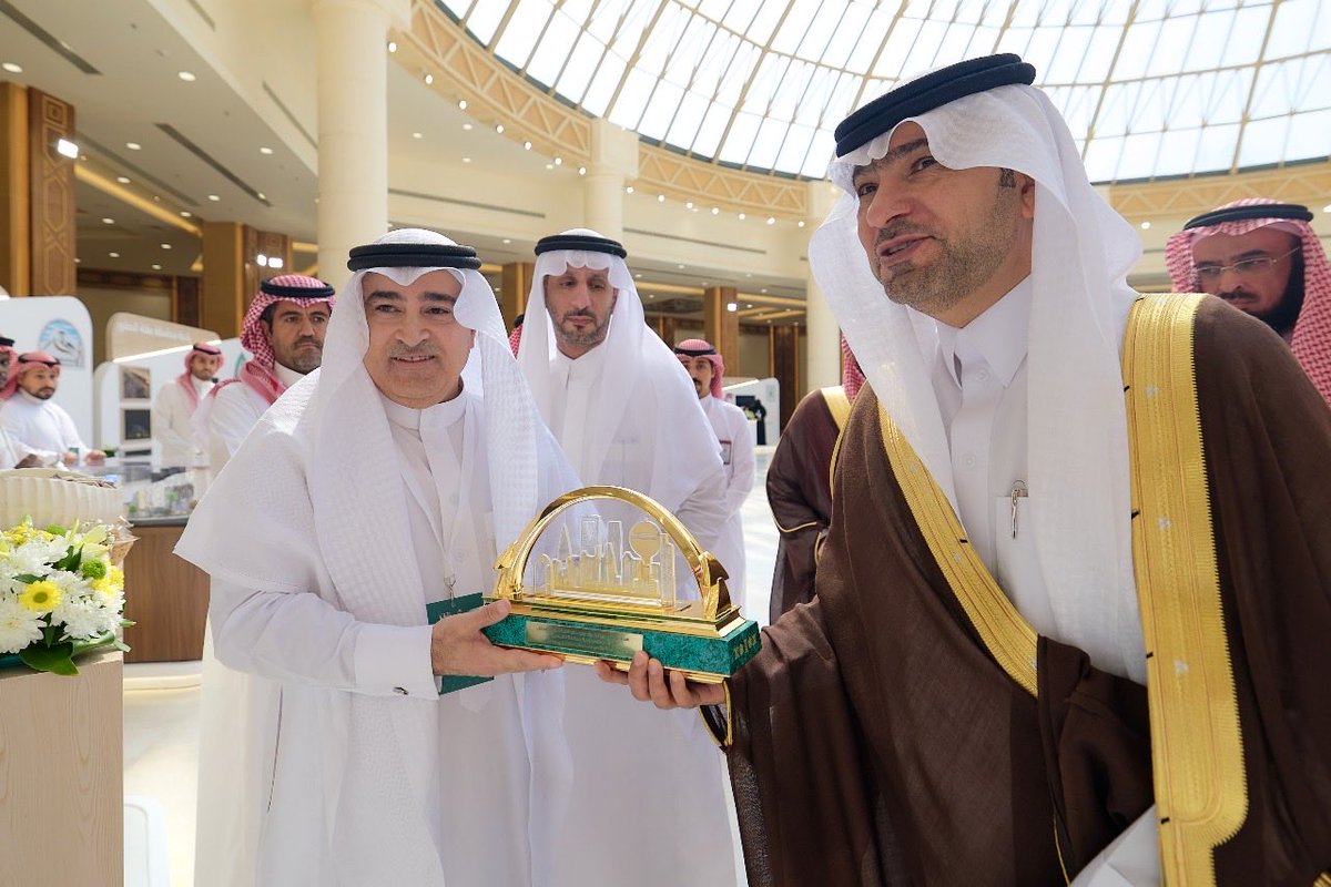itShmu's tweet photo. 🏛️ زيارة معالي وزير البلديات والإسكان

خلال زيارة معالي الوزير أ.ماجد بن عبدالله الحقيل إلى مركز الملك خالد الحضاري ببريدة ضمن جولته التفقدية في منطقة القصيم، شاركنا بركن خاص استعرضنا من خلاله أبرز منجزاتنا ومشاريعنا التنموية.

#أمانة_منطقة_القصيم
#بلدية_محافظة_الشماسية https://t.co/qleip6q580
