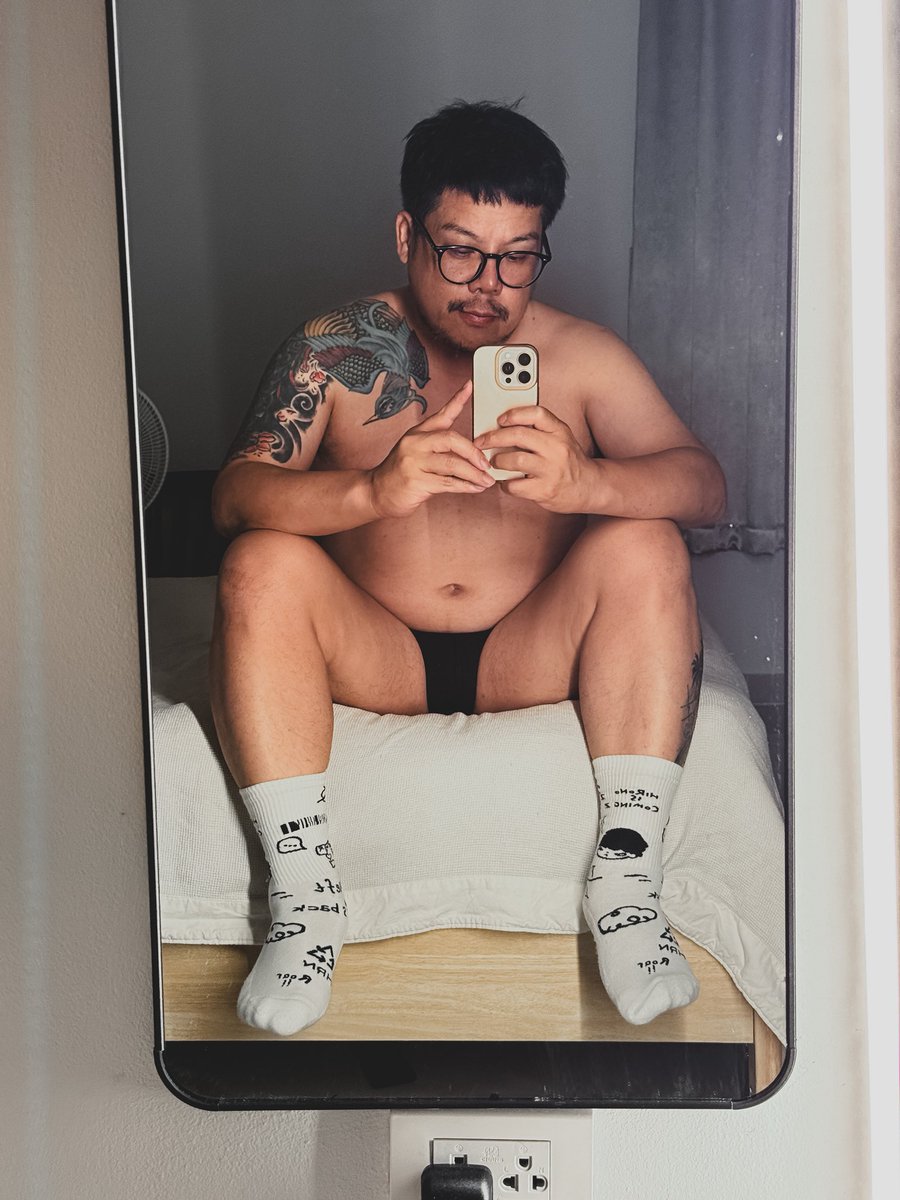 เป็นคนตัวบางๆ บางวันเหมือนคนอ้วน 
บางวันเหมือนคนท้อง🥲💚