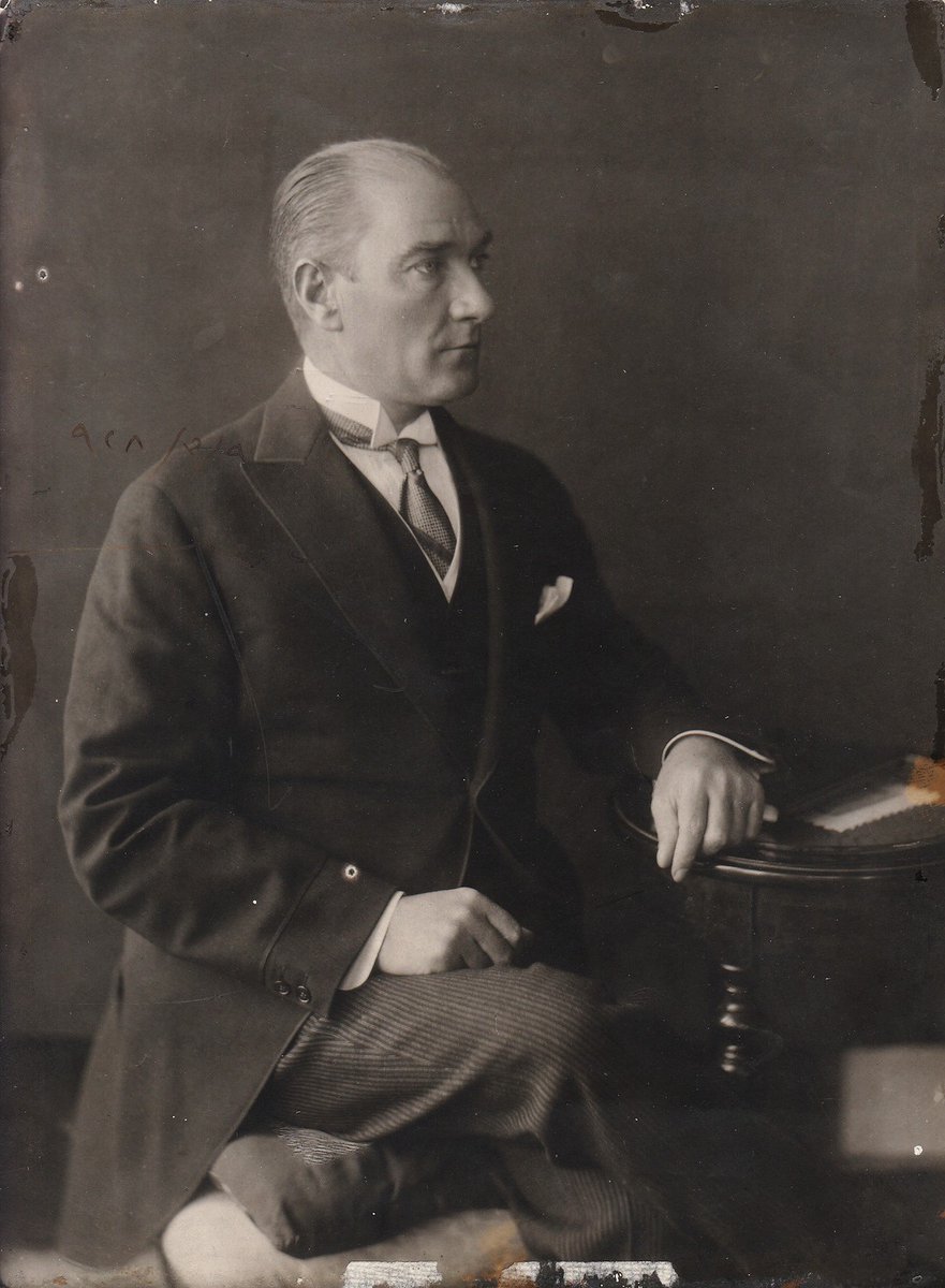 kronikkdokuman's tweet photo. Reisicumhur. (1927) https://t.co/qd2pZsPzme