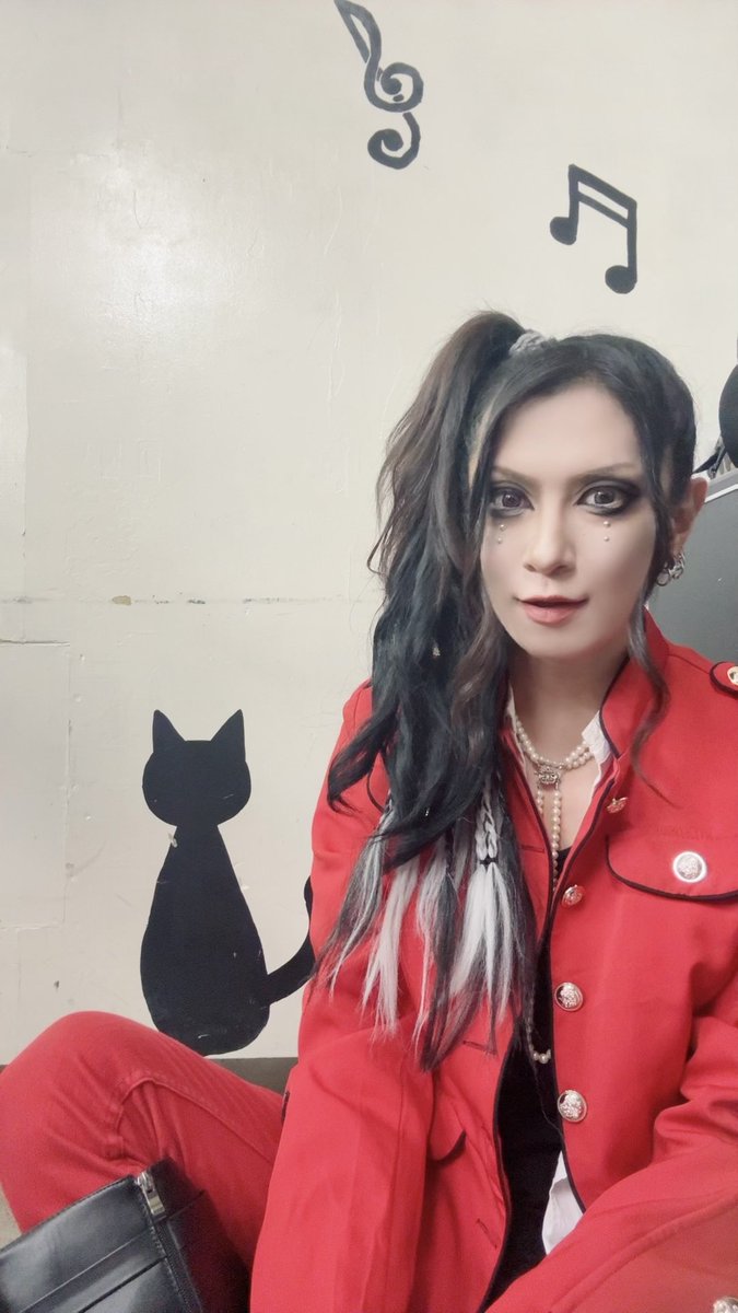 Alice*(💜虜/💙ジャー/💙カルト/💙キノコ/💚DOLL/🌸👑🦜LOVERS